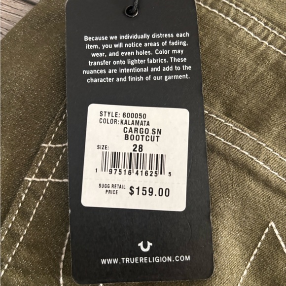 True religion woman’s Olive Cargo bootcut Pants - Picture 4 of 5